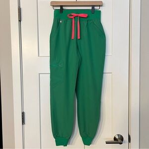 FIGS High Waisted Zamora FREEx Jogger Scrub Pant Petite XS - Safety Green